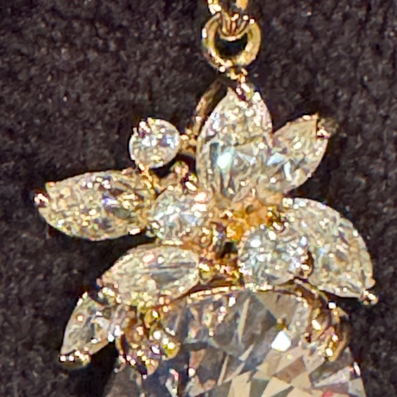 NWOT Lovely 18k Gold Filled Chain w/Faux Crystal & Diamond Pendant/13.5” long - Picture 5 of 9